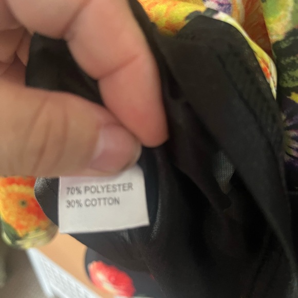 Black Floral Patterned Top - Picture 6 of 7